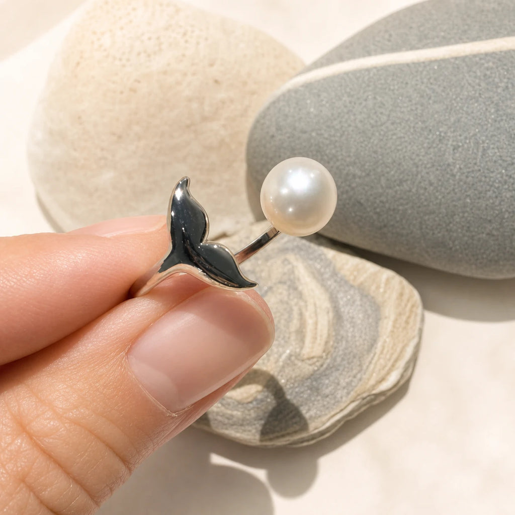Mermaid pearl ring in silver close-up product detail