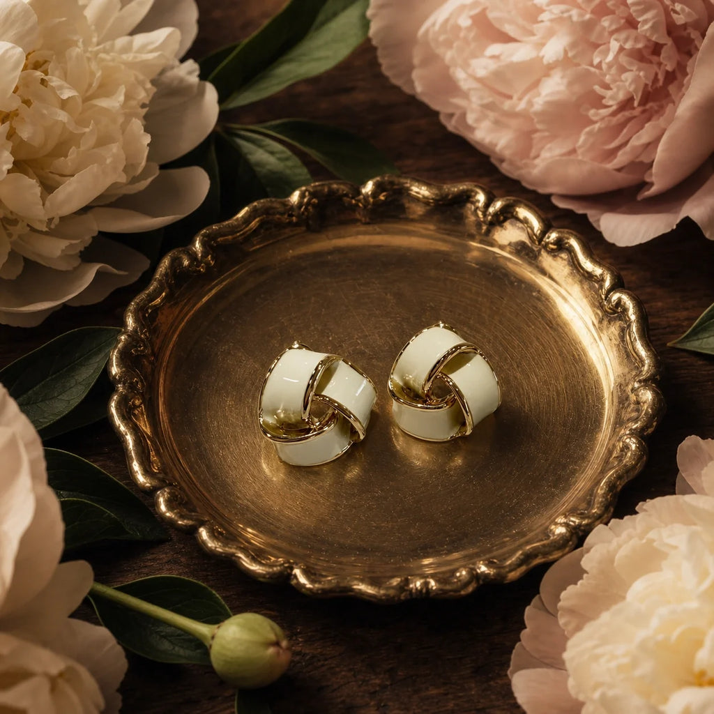 Cream geometric stud earrings product detail image