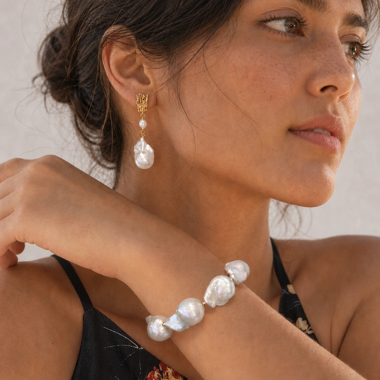 Baroque pearl bracelet model wearing wrist view