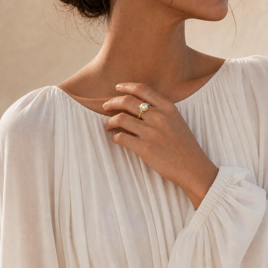 Adjustable freshwater pearl ring hand view
