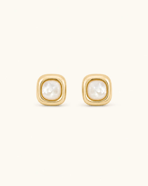 Mother-of-pearl stud earrings in gold white background main image