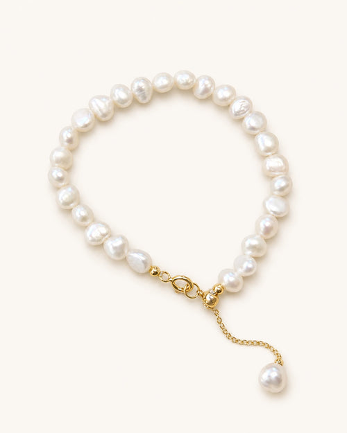Baroque freshwater pearl bracelet white background main image