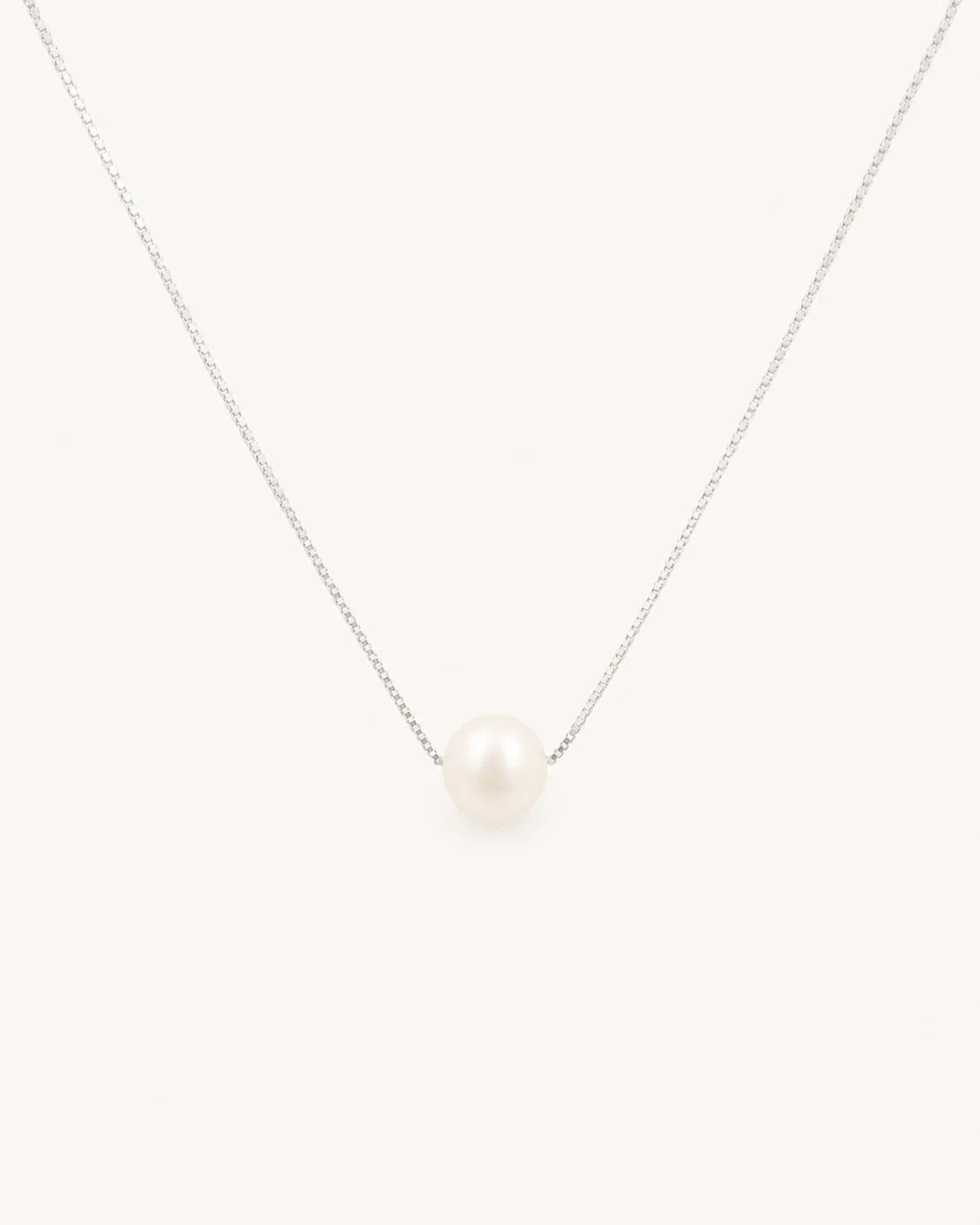 Freshwater pearl necklace 8.5mm in silver white background product image